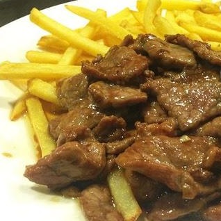 TERNERA CON PATATA FRITA